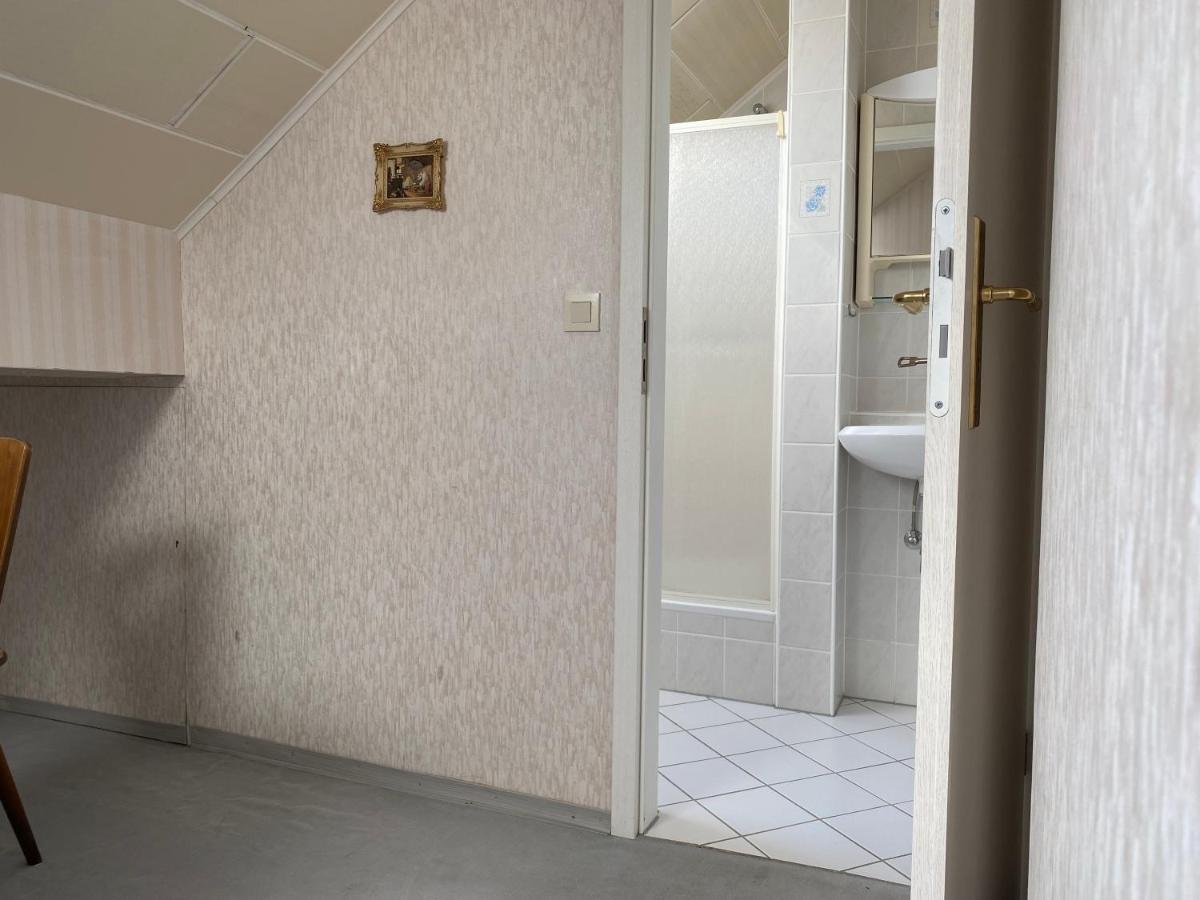 Hotel Schlosshof Dolgesheim ภายนอก รูปภาพ