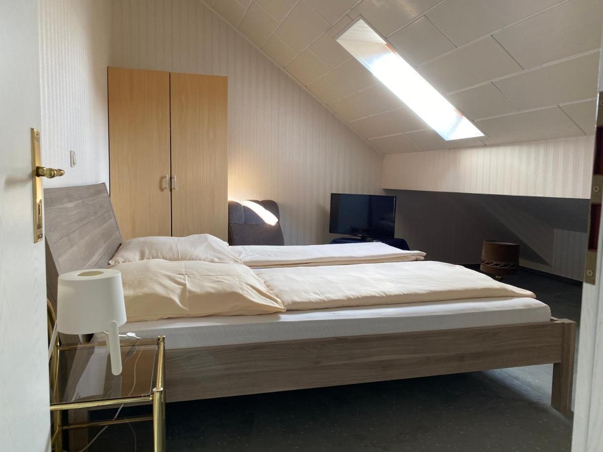Hotel Schlosshof Dolgesheim ภายนอก รูปภาพ